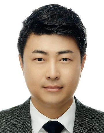 장우진 증명사진